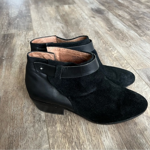 Madewell Charley Collar Block Heel Leather & Suede Boots - Picture 2 of 15